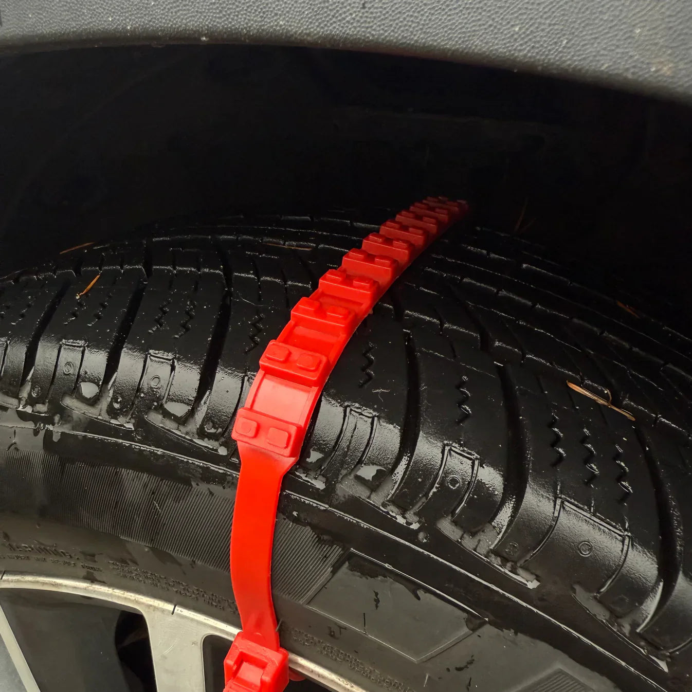 Avoid Being Stuck in Snow or Mud — Instant Tire Traction Straps